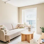 Urban - Scandinavian Comfort With Private Balcony